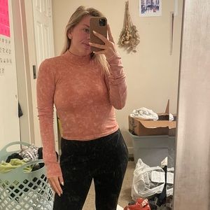 Long sleeve crop top